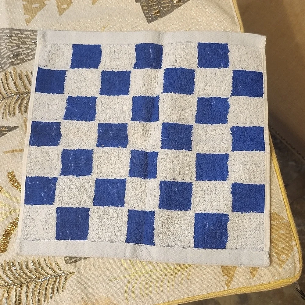 Courregs Blue and White Bath Towel Nwt Checkered